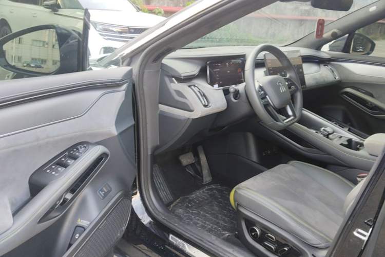Used BYD Song L EV 2025 Intelligent Driving Version 602 km Range LiDAR-equipped All-Wheel-Drive Type Driver Seat