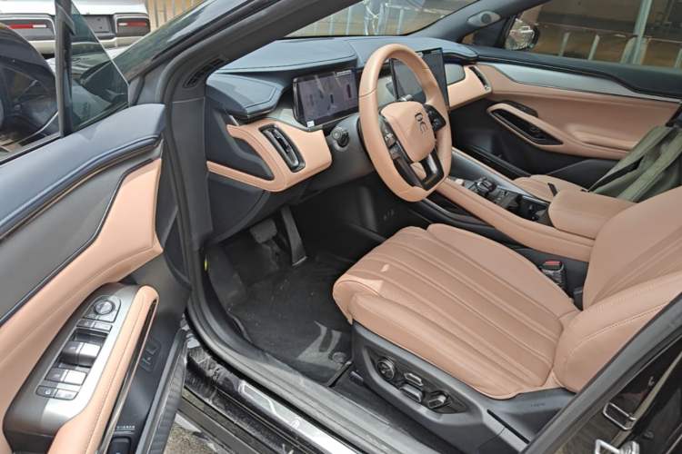 Used BYD Song L EV 2025 Intelligent Driving Version 662 km LiDAR Excellence Edition Driver Seat