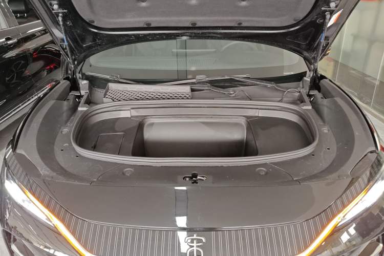 Used BYD Song L EV 2025 Intelligent Driving Version 662 km LiDAR Excellence Edition Engine Bay