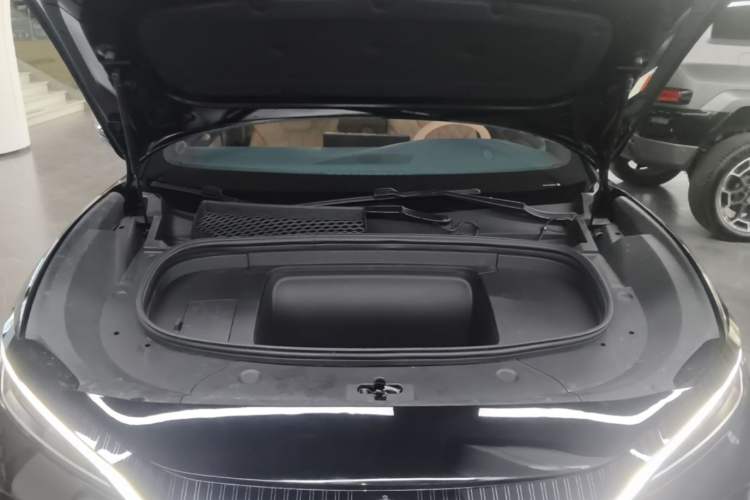 Used BYD Song L EV 2025 Intelligent Driving Version 662 km LiDAR Excellence Edition Engine Bay