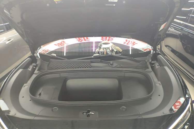 Used BYD Song L EV 2025 Intelligent Driving Version 662 km LiDAR Excellence Edition Engine Bay