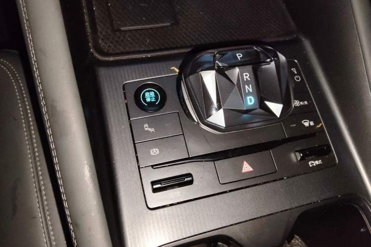 Used BYD Song L EV 2025 662 km Ultra-Range Version Gear Lever
