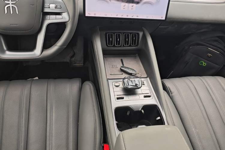 Used BYD Song L EV 2025 Intelligent Driving Version 662 km LiDAR Excellence Edition Gear Lever
