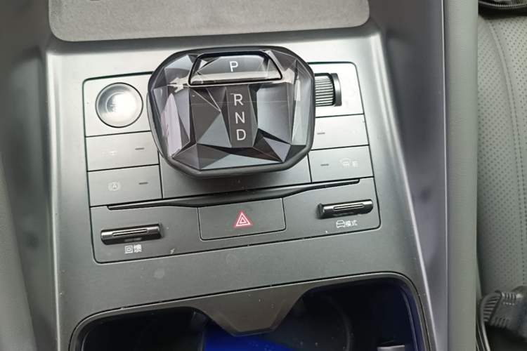 Used BYD Song L EV 2025 Intelligent Driving Version 662 km LiDAR Excellence Edition Gear Lever