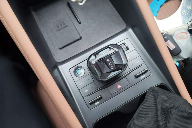 Used BYD Song L EV 2025 Intelligent Driving Version 662 km LiDAR Excellence Edition Gear Lever
