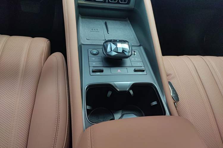 Used BYD Song L EV 2025 Intelligent Driving Version 550 km Excellence Edition Gear Lever