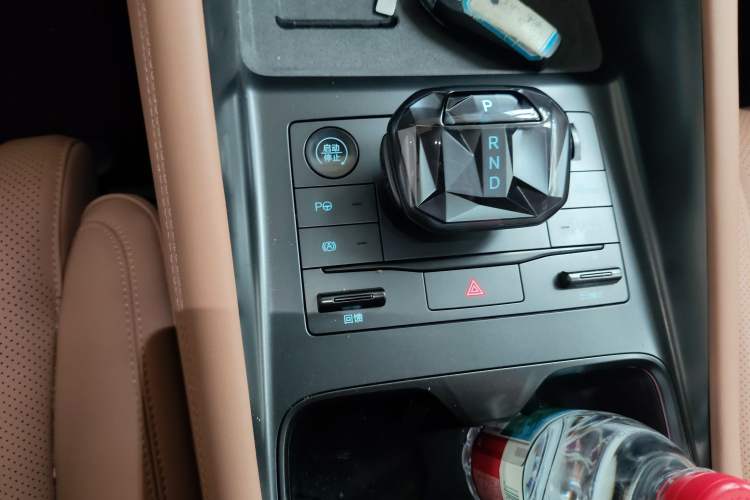 Used BYD Song L EV 2025 Intelligent Driving Version 662 km LiDAR Excellence Edition Gear Lever