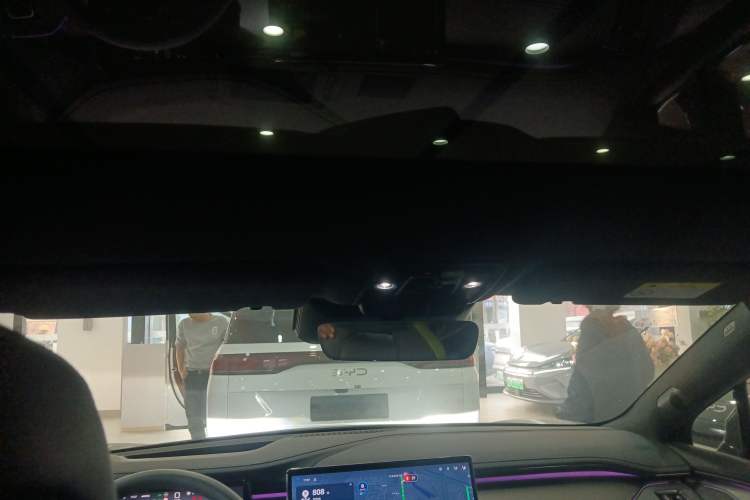 Used BYD Song L EV 2025 Intelligent Driving Version 602 km Range LiDAR-equipped All-Wheel-Drive Type Headliner