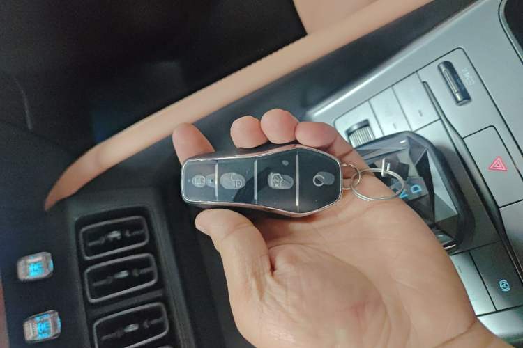Used BYD Song L EV 2025 Intelligent Driving Version 550 km Excellence Edition Interior 1