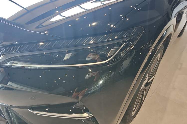 Used BYD Song L EV 2025 Intelligent Driving Version 662 km LiDAR Excellence Edition Left Front Headlight