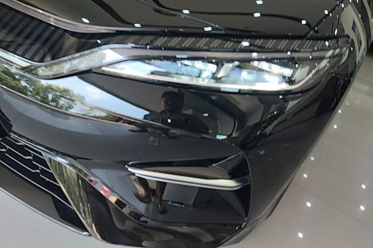 Used BYD Song L EV 2025 Intelligent Driving Version 662 km LiDAR Excellence Edition Left Front Headlight