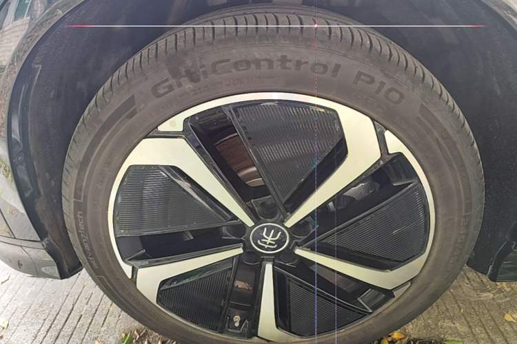Used BYD Song L EV 2025 Intelligent Driving Version 662 km LiDAR Excellence Edition Left Front Wheel Hub