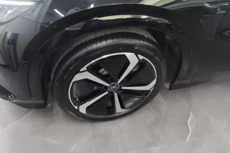 Used BYD Song L EV 2025 Intelligent Driving Version 662 km LiDAR Excellence Edition Left Front Wheel Hub