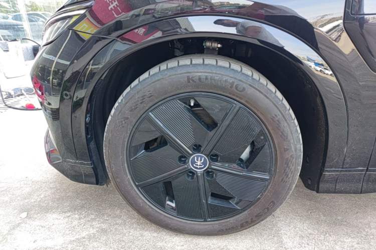 Used BYD Song L EV 2025 Intelligent Driving Version 550 km Excellence Edition Left Front Wheel Hub