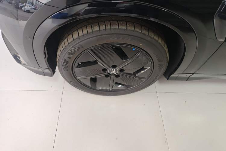 Used BYD Song L EV 2025 Intelligent Driving Version 550 km Excellence Edition Left Front Wheel Hub