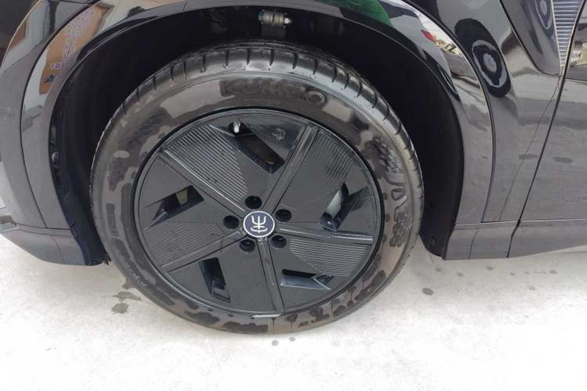 Used BYD Song L EV 2025 Intelligent Driving Version 550 km Excellence Edition Left Front Wheel Hub