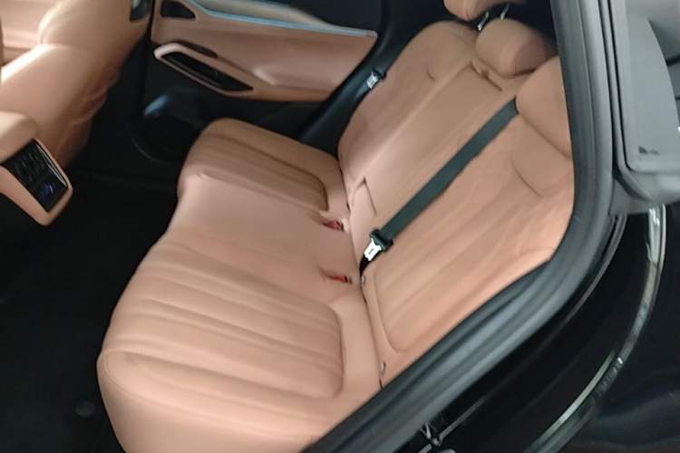 Used BYD Song L EV 2025 Intelligent Driving Version 662 km LiDAR Excellence Edition Left Rear Seat
