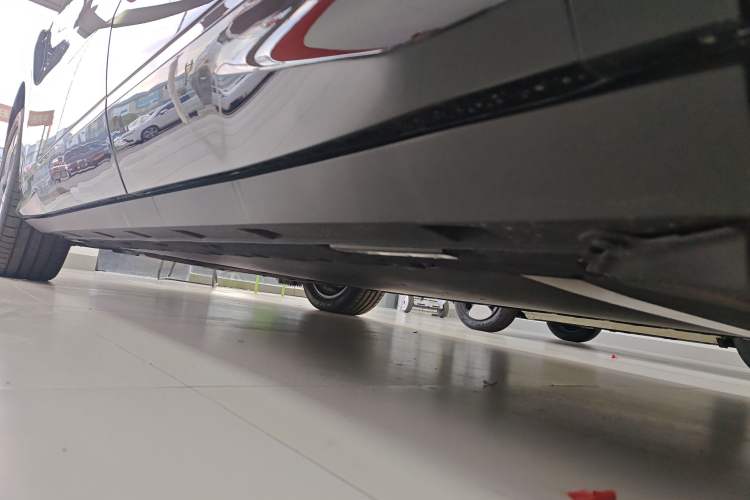 Used BYD Song L EV 2025 Intelligent Driving Version 550 km Excellence Edition Left Side Sill