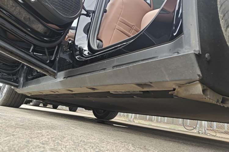 Used BYD Song L EV 2025 Intelligent Driving Version 662 km LiDAR Excellence Edition Left Side Sill