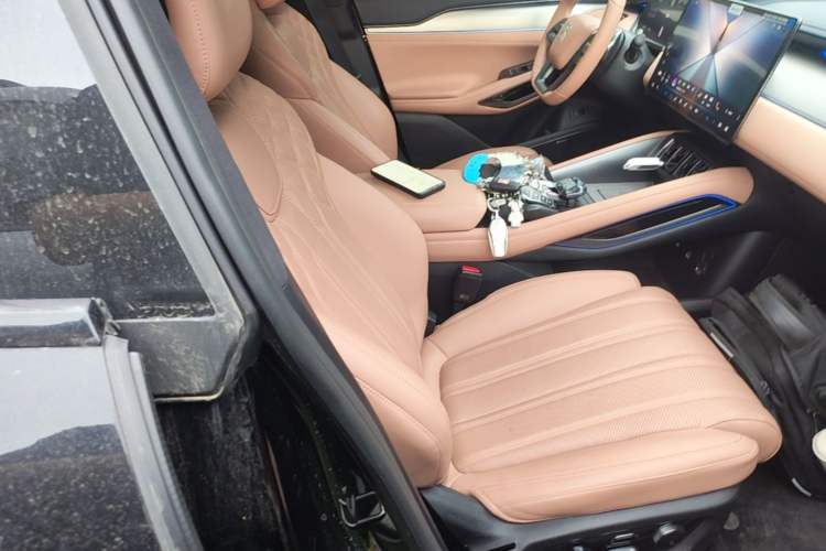 Used BYD Song L EV 2025 Intelligent Driving Version 662 km LiDAR Excellence Edition Right Front Seat