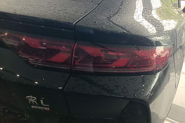 Used BYD Song L EV 2025 Intelligent Driving Version 662 km LiDAR Excellence Edition Right Rear Taillight