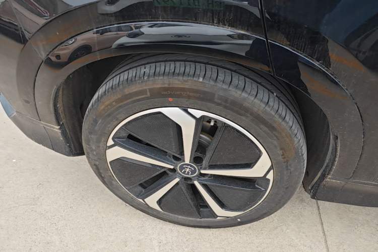 Used BYD Song L EV 2025 Intelligent Driving Version 662 km LiDAR Excellence Edition Right Rear Wheel Hub