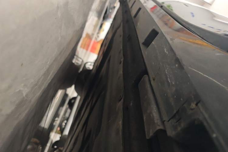 Used BYD Song L EV 2025 550 km Excellence Version Right Side Sill