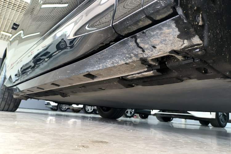 Used BYD Song L EV 2025 550 km Excellence Version Right Side Sill