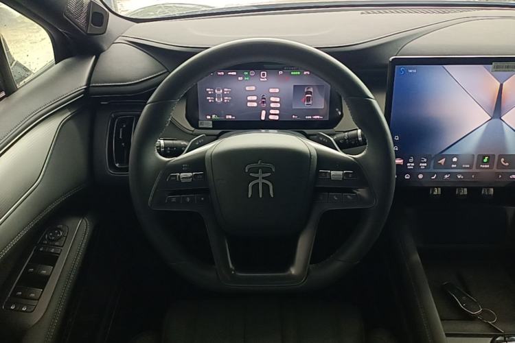 Used BYD Song L EV 2025 Intelligent Driving Version 662 km LiDAR Excellence Edition Steering Wheel