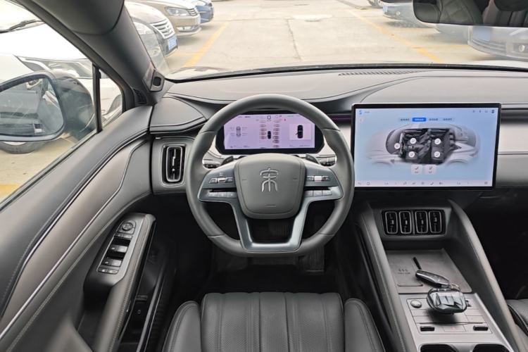 Used BYD Song L EV 2025 Intelligent Driving Version 662 km LiDAR Excellence Edition Steering Wheel