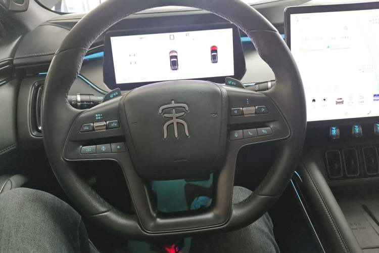 Used BYD Song L EV 2025 Intelligent Driving Version 662 km LiDAR Excellence Edition Steering Wheel