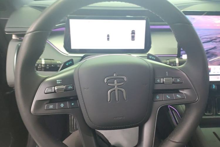 Used BYD Song L EV 2025 Intelligent Driving Version 662 km LiDAR Excellence Edition Steering Wheel