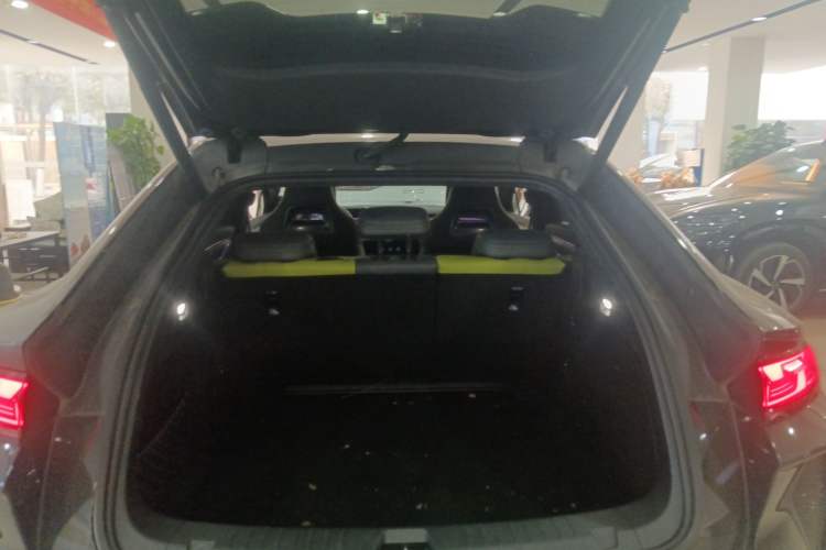 Used BYD Song L EV 2025 Intelligent Driving Version 602 km Range LiDAR-equipped All-Wheel-Drive Type Trunk