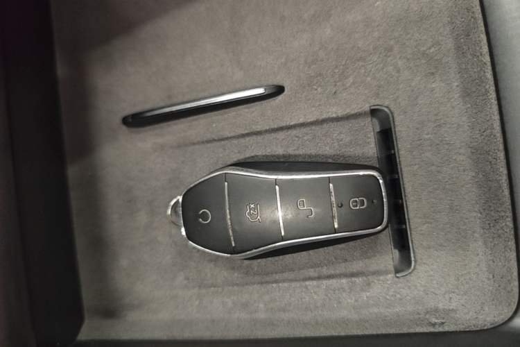Used BYD Song L EV 2025 550 km Excellence Version Vehicle Key