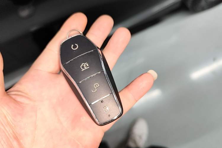 Used BYD Song L EV 2025 550 km Excellence Version Vehicle Key