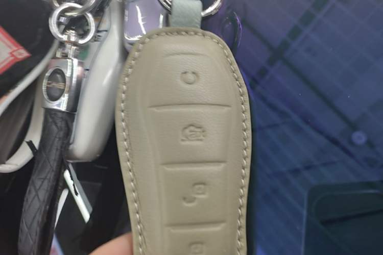 Used BYD Song L EV 2025 Intelligent Driving Version 662 km LiDAR Excellence Edition Vehicle Key