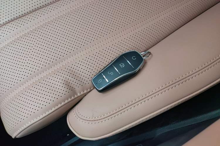 Used BYD Song L EV 2025 Intelligent Driving Version 550 km Excellence Edition Vehicle Key