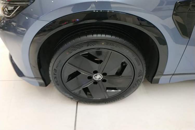 Used BYD Song L EV 2025 550 km Excellence Version Exterior 4