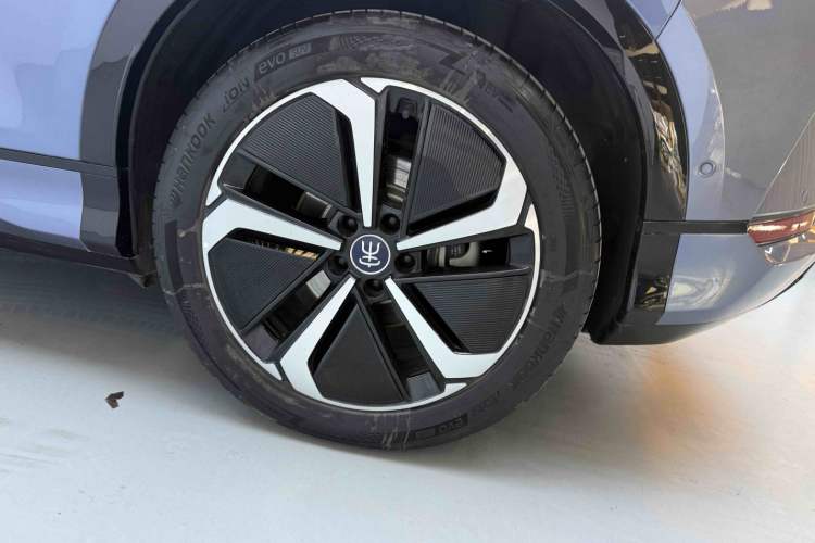 Used BYD Song L EV 2025 662 km Advanced Intelligent Driving Version Exterior 6