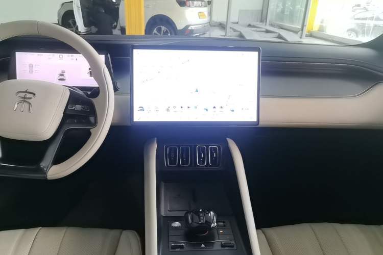 Used BYD Song L EV 2025 662 km Ultra-Range Version Audio And AC Panel
