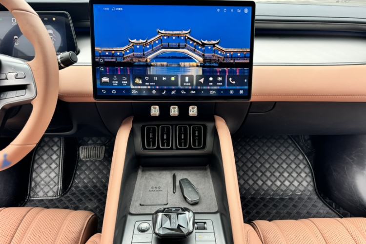 Used BYD Song L EV 2025 Intelligent Driving Version 550 km Excellence Edition Audio And AC Panel