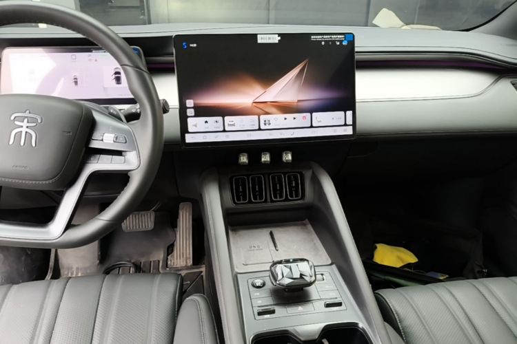 Used BYD Song L EV 2025 Intelligent Driving Version 662 km LiDAR Excellence Edition Audio And AC Panel