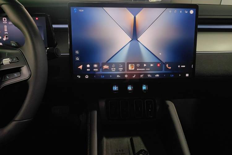 Used BYD Song L EV 2025 Intelligent Driving Version 602 km Range LiDAR-equipped All-Wheel-Drive Type Audio And AC Panel
