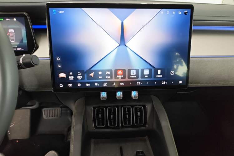 Used BYD Song L EV 2025 Intelligent Driving Version 602 km Range LiDAR-equipped All-Wheel-Drive Type Audio And AC Panel