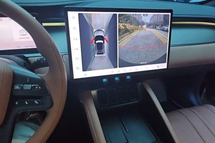 Used BYD Song L EV 2025 550 km Excellence Version Audio And AC Panel