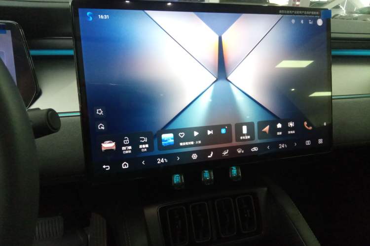 Used BYD Song L EV 2025 Intelligent Driving Version 602 km Range LiDAR-equipped All-Wheel-Drive Type Audio And AC Panel