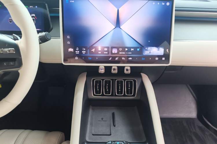 Used BYD Song L EV 2025 662 km Advanced Intelligent Driving Version Audio And AC Panel