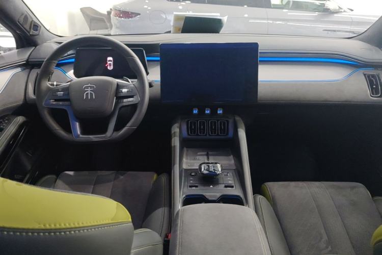 Used BYD Song L EV 2025 Intelligent Driving Version 602 km Range LiDAR-equipped All-Wheel-Drive Type Center Console