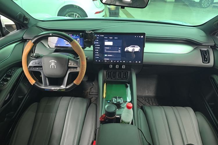 Used BYD Song L EV 2025 550 km Excellence Version Center Console