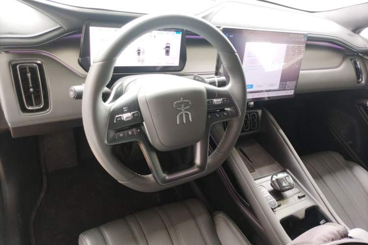 Used BYD Song L EV 2025 Intelligent Driving Version 662 km LiDAR Excellence Edition Center Console